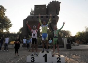 �anakkale'de Sar� Mayo Blaz Jarc'�n
