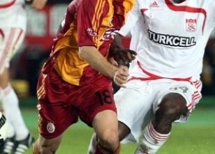 Arena'da zorlu m�cadele!