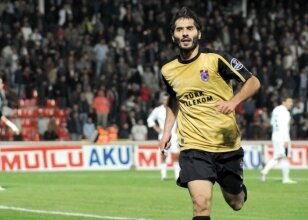 Halil'e karde� tebri�i