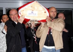 Asl� Nemutlu'nun cenazesi �stanbul'da