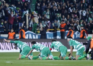 G.Saray'a 'Sa�lam' darbe!