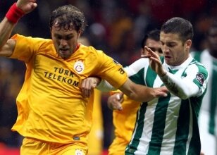 Aslan'�n rakibi yaral� Timsah