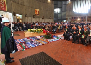 Morosini'yi 20 bin ki�i u�urlad�