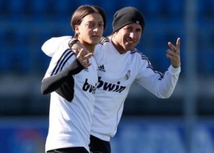 Ramos'dan Mesut'a...