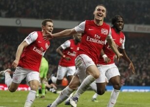 �ekilin yoldan, Arsenal geliyor!