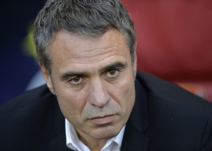 Yanal ondan vazge�miyor! 