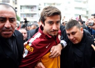 GS Store'a G�ztepeli taraftarlardan sald�r�