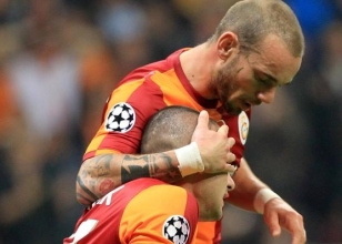 Burak Y�lmaz Sneijder'e �al���yor