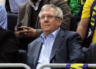 Aziz Y�ld�r�m'a kongrede s�rpriz kutlama