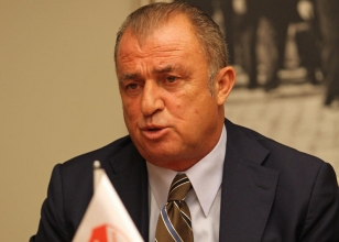 'Fatih Terim'in imzas� �eklen...'