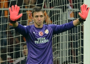Muslera i�in FCK ve FB �ifresi; 'Atel'