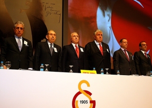 Kongre �yelerinden Aysal'a ele�tiri!..