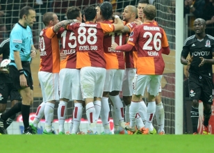 �ak�r'dan G.Saray'a 5, Be�ikta�'a 1 penalt�!