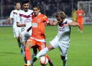 Adana'da gol d�ellosu! Kazanan yok!