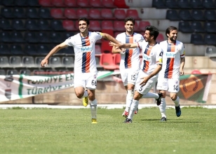 ...Ve �stanbul B�y�k�ehir tekrar S�per Lig'de