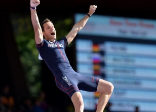 Lavillenie, zirveyi kimselere b�rakmad�!