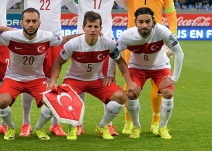 Galatasaray taraftar� en �ok onu ar�yor