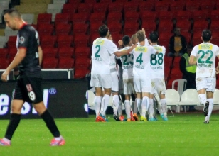 Bakambu co�tu! Bursa, Balkes'e gol ya�d�rd�!