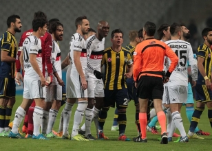 Kul�pler'in g�ndemi hakemler ve Passolig