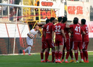 Antalyaspor'a zirve yolunda b�y�k darbe!