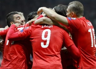 G�khan sakatlanmasa tek forvettik!