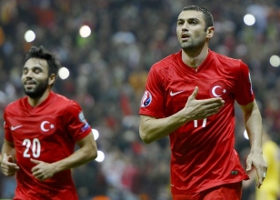 Milliler, Arena'da nefes ald!