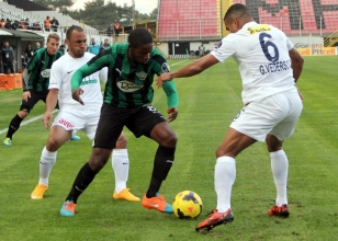 Mersin �Y zirve yolunda kay�p verdi!..