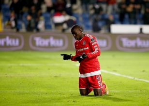 Demba Ba, Hugo'yu katlad�! Rakamlar...