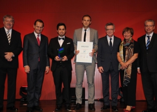 Almanya'da T�rk kul�b�ne �d�l!