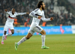 Veli Kavlak at�yor, Kartal kanatlan�yor