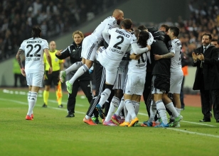 Be�ikta� inan�yor! 'En az 4 sene daha...'