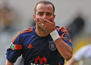 Semih �ent�rk ikinci bahar�n� ya��yor