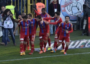 Karab�k'te olay ma�! 3 k�rm�z� 5 gol!..