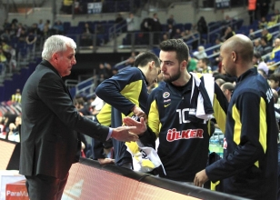 Fenerbah�e �lker koltu�u devralamad�!