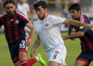 Alt�nordu Adana'y� evinde vurdu!