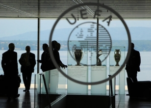 UEFA Asba�kan�ndan '�ike davas�' 