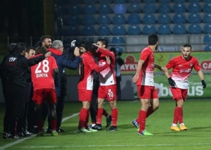 G.Antep, Rize'de tek att�, hayat buldu!