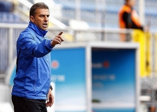 Hamzao�lu imzal�yor