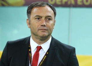 Hami Mand�ral� Avni Aker'de ilk kez!