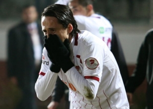 Serdar �zkan'a G.Saray cezas�!.. Tam...