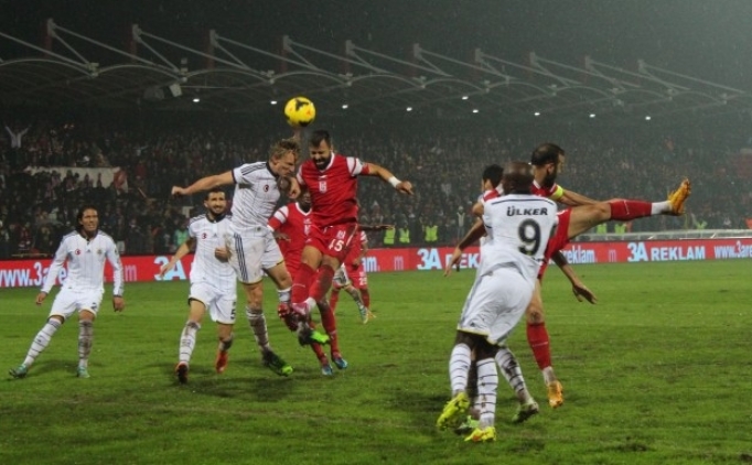 Fenerbah�e-Bal�kesirspor! Muhtemel 11'ler...