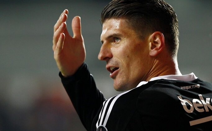 Mario Gomez ara vermiyor!