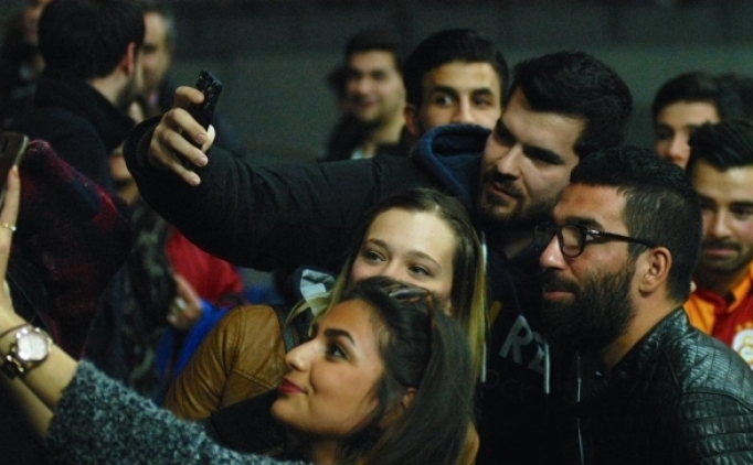 UEFA'dan Arda'y� �zen haber!