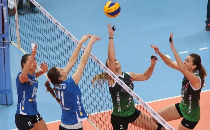 Vak�fBank zirveyi b�rakmad�