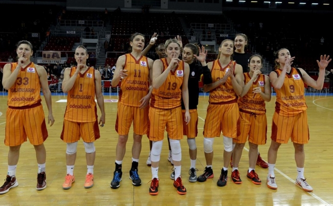 G.Saray Odeabank tarih yazd� ve turlad�!