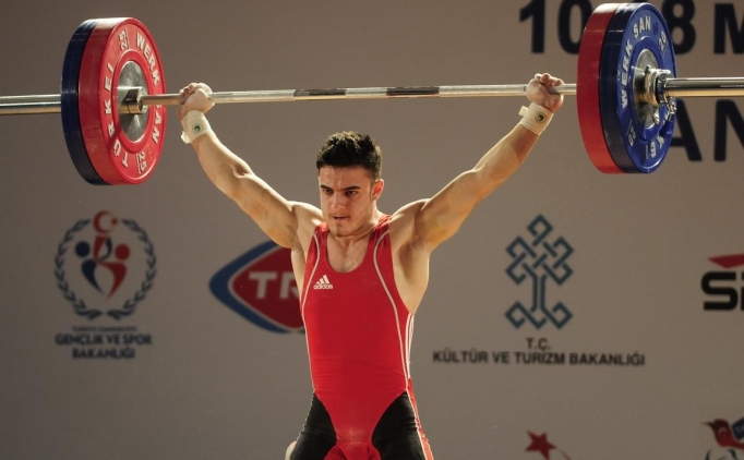 Ekrem A��ll�, Kemer'de madalya ��karamad�!