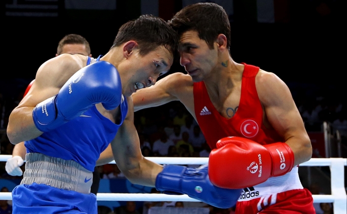 Muhammed �nl� bronzu ald�!