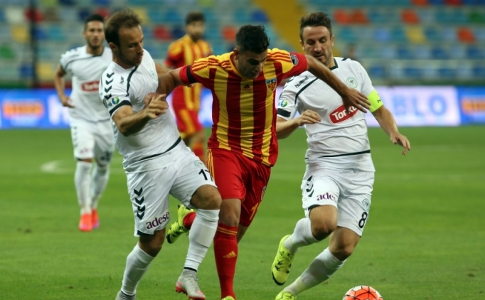 Kadir Has'taki sessiz gecede kazanan yok!