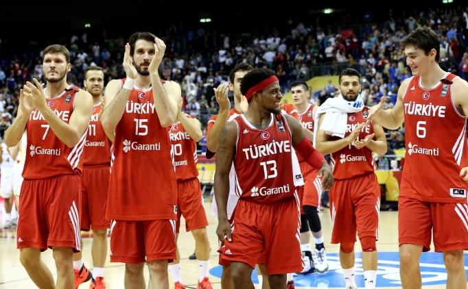 12 Dev Adam, S�rbistan kar��s�nda