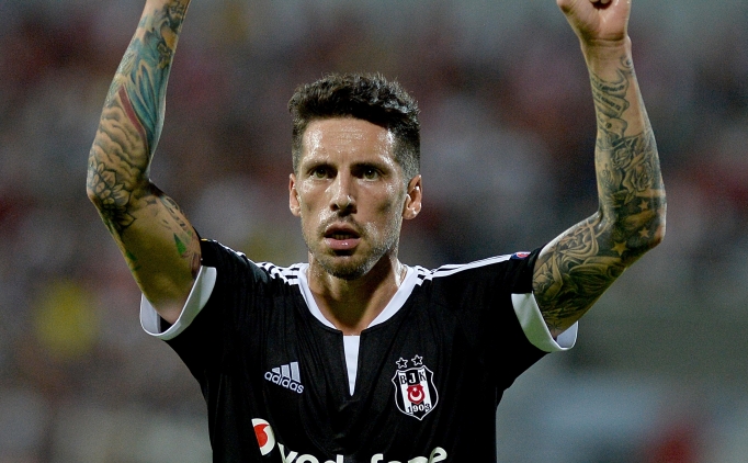 UEFA'dan Sosa s�rprizi